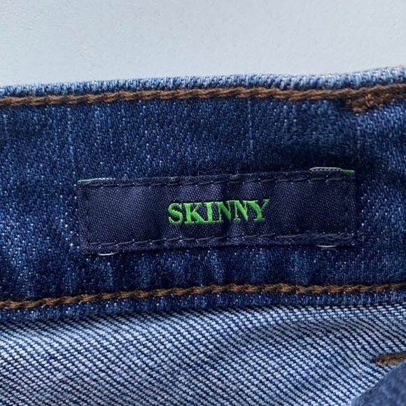 C. Wonder Women’s Mid Rise Distressed Skinny Jeans Dark Wash Blue Size 29 NWOT - Picture 8 of 9